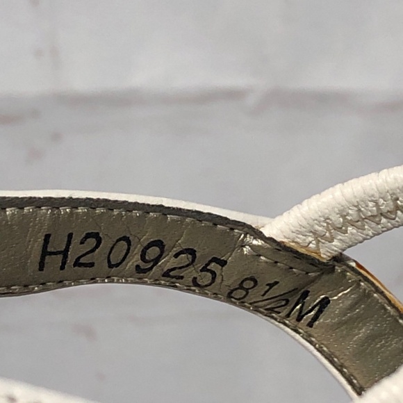 Ros Hommerson Pauly White Leather Round Toe Strappy Pumps Size 8.5M - Picture 13 of 16